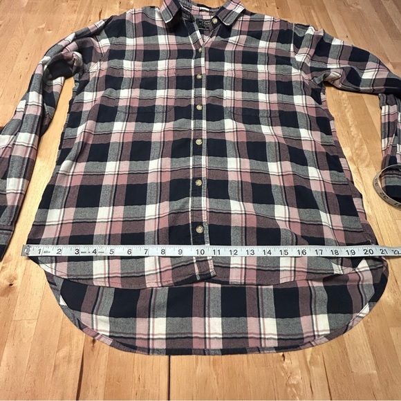 2 for$15 Abercrombie & Fitch Navy & Rose Plaid Flannel Long Sleeve Shirt - Picture 6 of 11